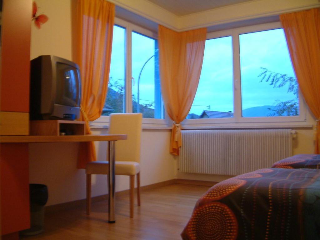La Maison Bleue Bed and Breakfast Dieffenbach-au-Val Rum bild